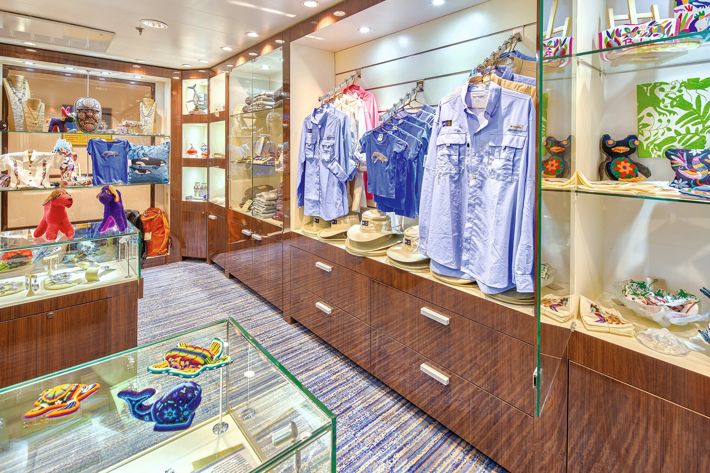 11_Large RGB-LEX-Ship NG Quest-Venture Interior - Global Gallery - MR045.jpg