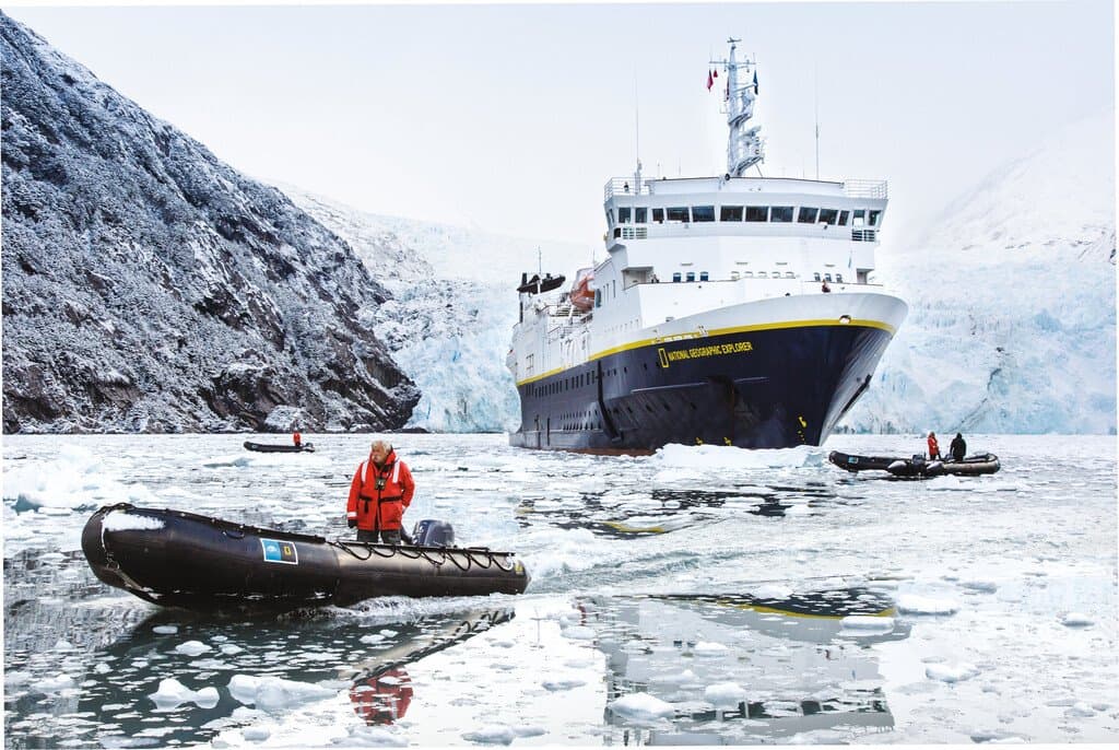 Medium RGB-LEX-Ship NG Explorer Exterior - Chile Magallanes - RLH-SA286.jpg