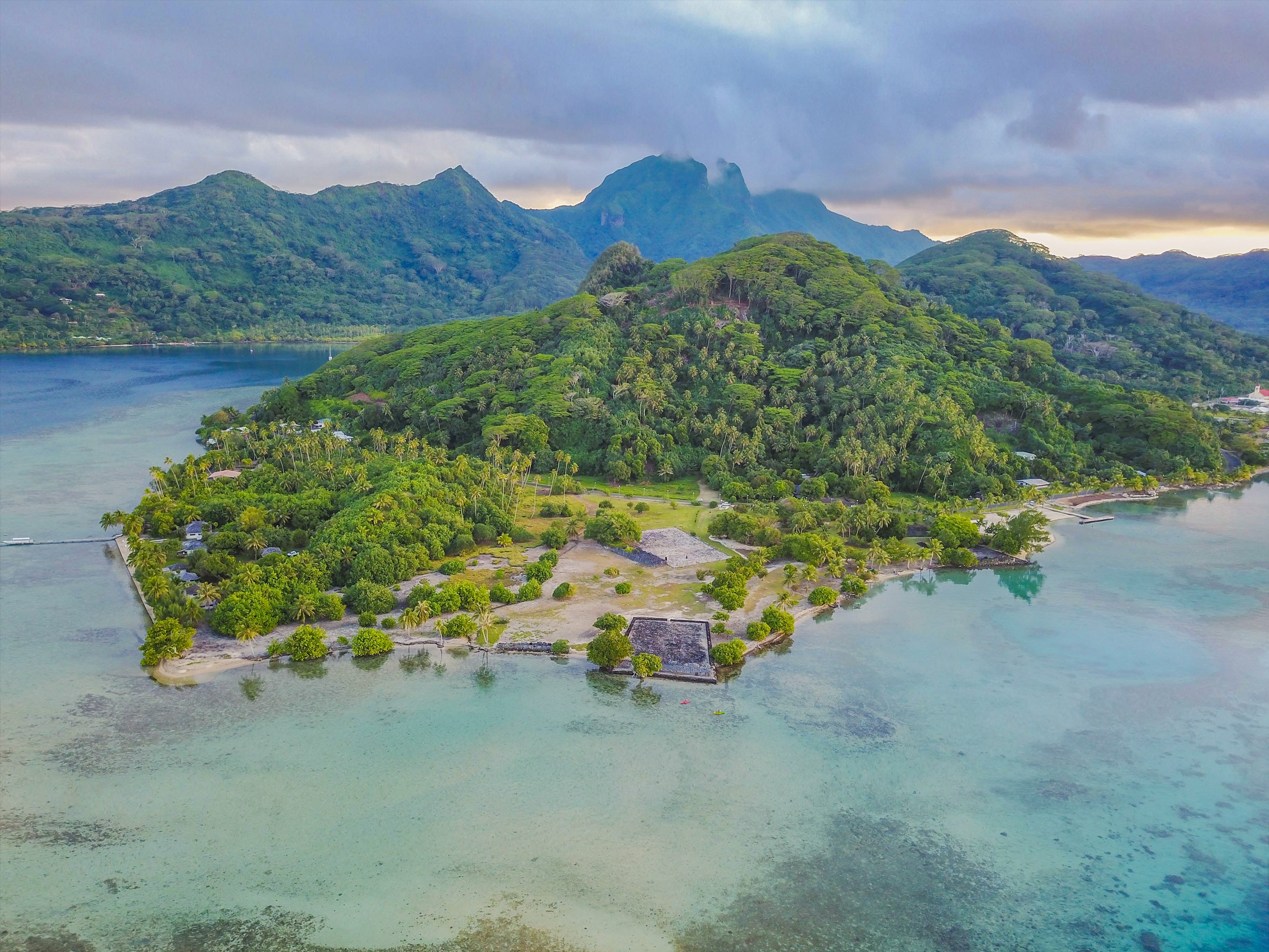 The marae of Taputapuātea (Ra'iatea, Society Islands) in 2016: nature, age  and origin of coral erected stones